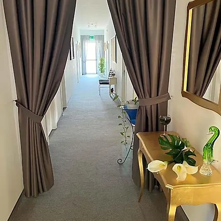 Hotel E Gal 2*