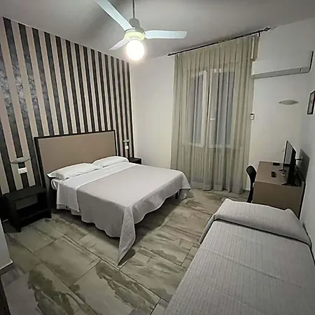 E Gal Hotel 2*